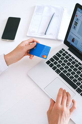 ecommerce-websites-clio-websites-ordering-hands-picture